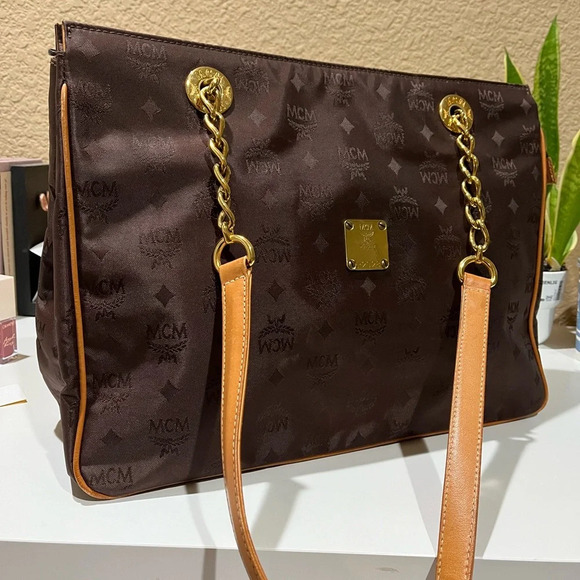 MCM Vintage Zippered Tote - Picture 4 of 16